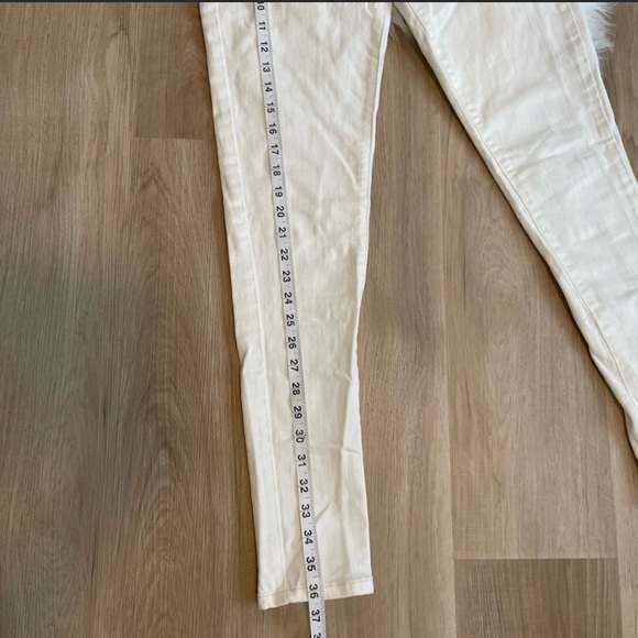 Levi’s White Skinny Legging Jeans - Picture 10 of 10